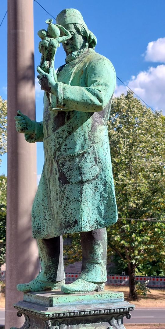 Portrait-Figur des Jakob Daniel Burgschmiet seitliche Ansicht