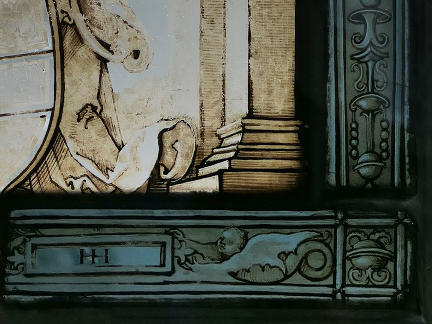 Fenster nIII 1 und sIII 1 des Sebalder Chörleins Zweites Fenster der Reihe, Engel mit österreichischem Bindenschild, Detailansicht mit Künstlersignatur HH