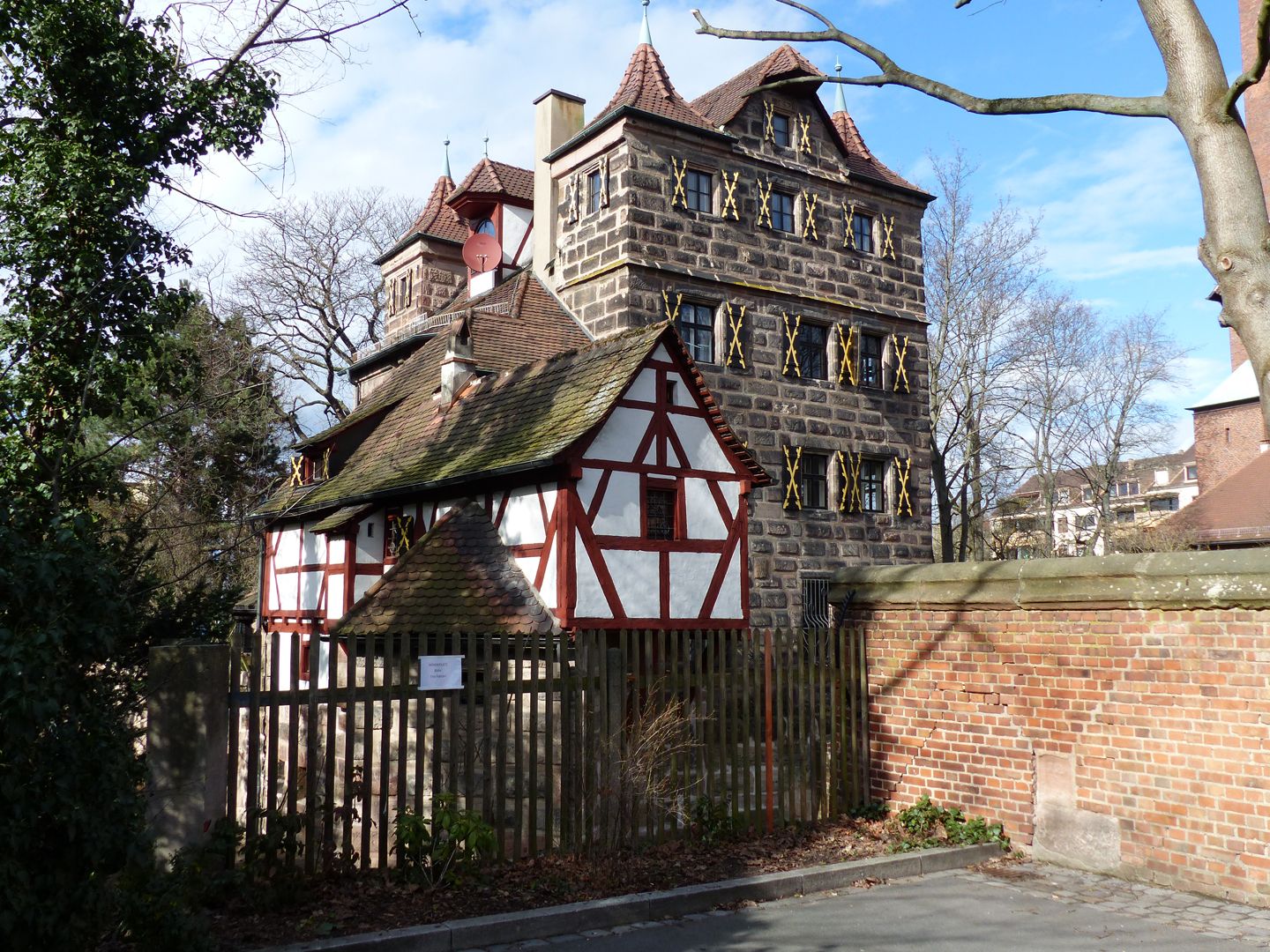 Vier-Dachtürmchen-Typologie bei Herrenhäusern