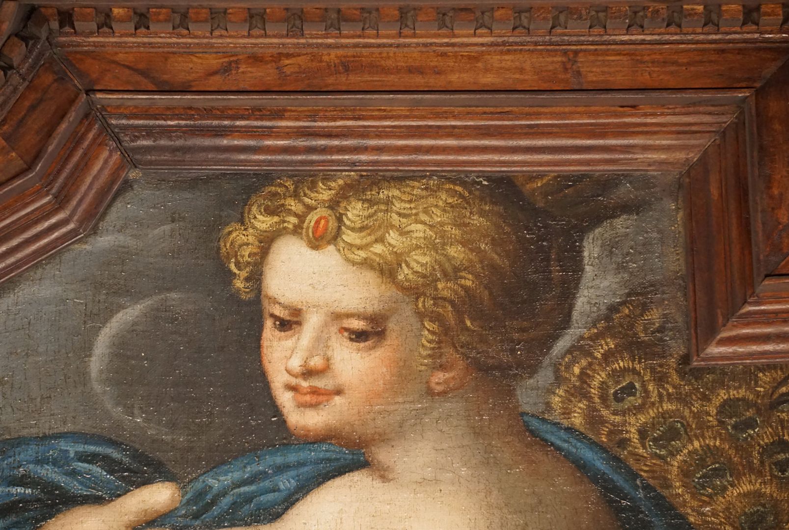 Decke des Schönen Zimmers Juno (Göttin der Ehe, Beschützerin der Frauen und der Familie. Dargestellt mit Herrschaftssymbolen und ihrem heiligen Vogel, dem Pfau), Detailansicht