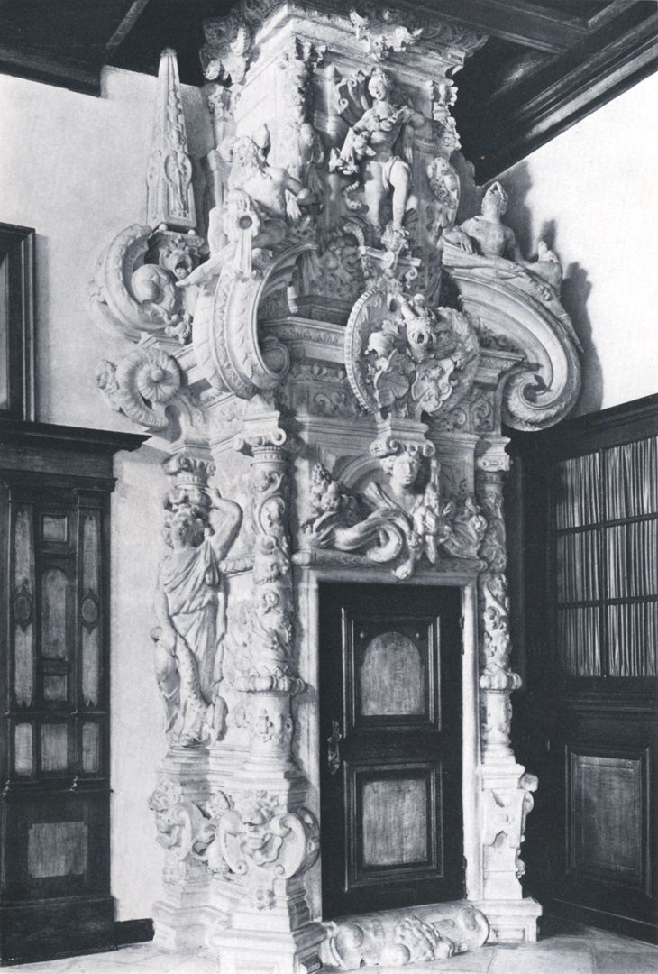 Kamintür im zweiten Stockwerk Fotoabbildung aus: Nürnberg von Friedrich Kriegbaum (vor 1945)