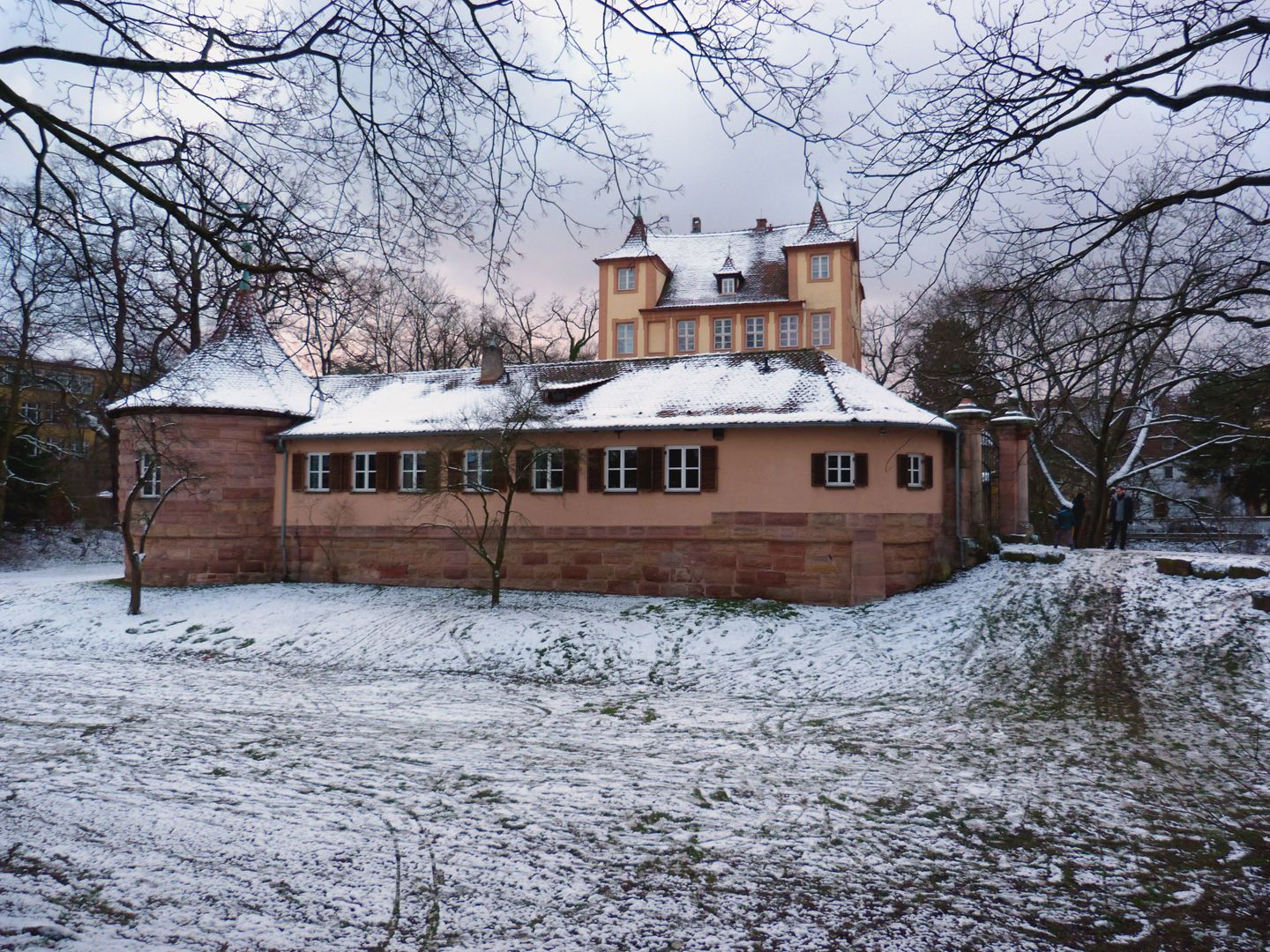 Vier-Dachtürmchen-Typologie bei Herrenhäusern 