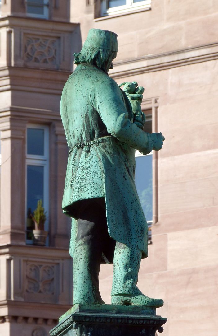 Portrait-Figur des Jakob Daniel Burgschmiet seitliche Ansicht