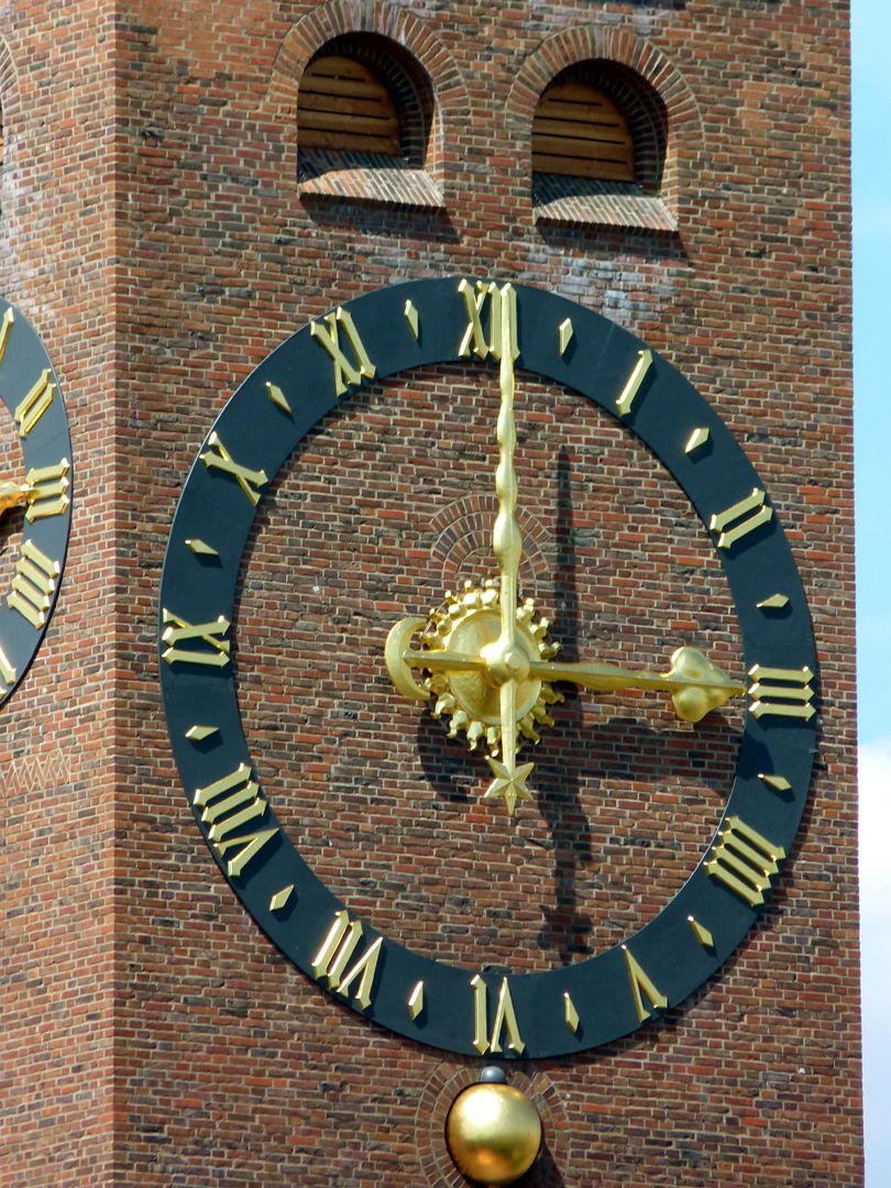 Gustav-Adolf-Gedächtniskirche große Turmuhr