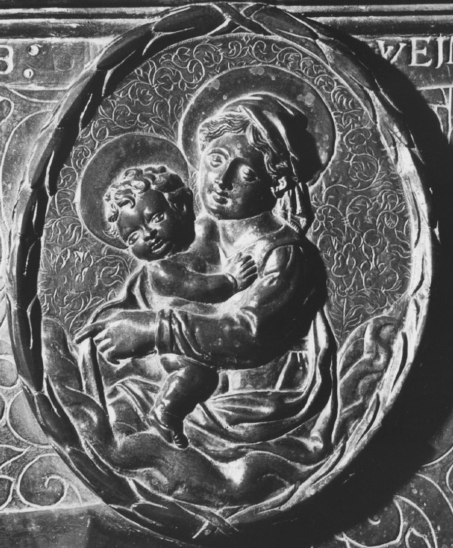 Grabplatte des Erasmus Danigiel Maria mit dem Kinde