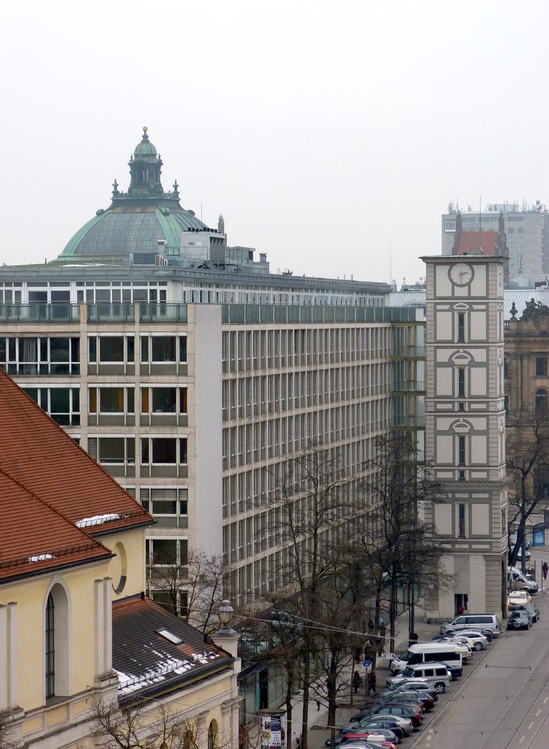 Herzog-Max-Burg, München, Justizgebäude Fassadenflucht