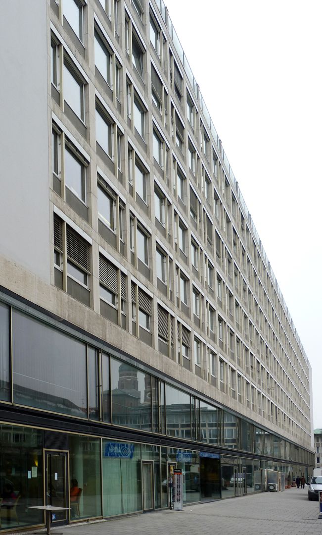 Herzog-Max-Burg, München, Justizgebäude Hauptgebäude, Fassadenflucht in der Innenhofseite