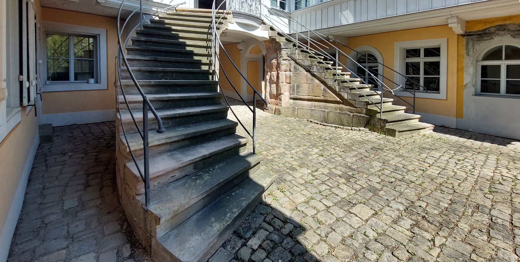 Barockes Bürgerpalais Treppenanlage mit zwei gewundenen Läufen