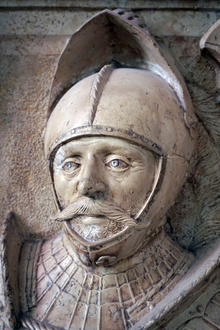 Grabplatte des Bartholomäus Haller von Hallerstein Gesicht von vorne