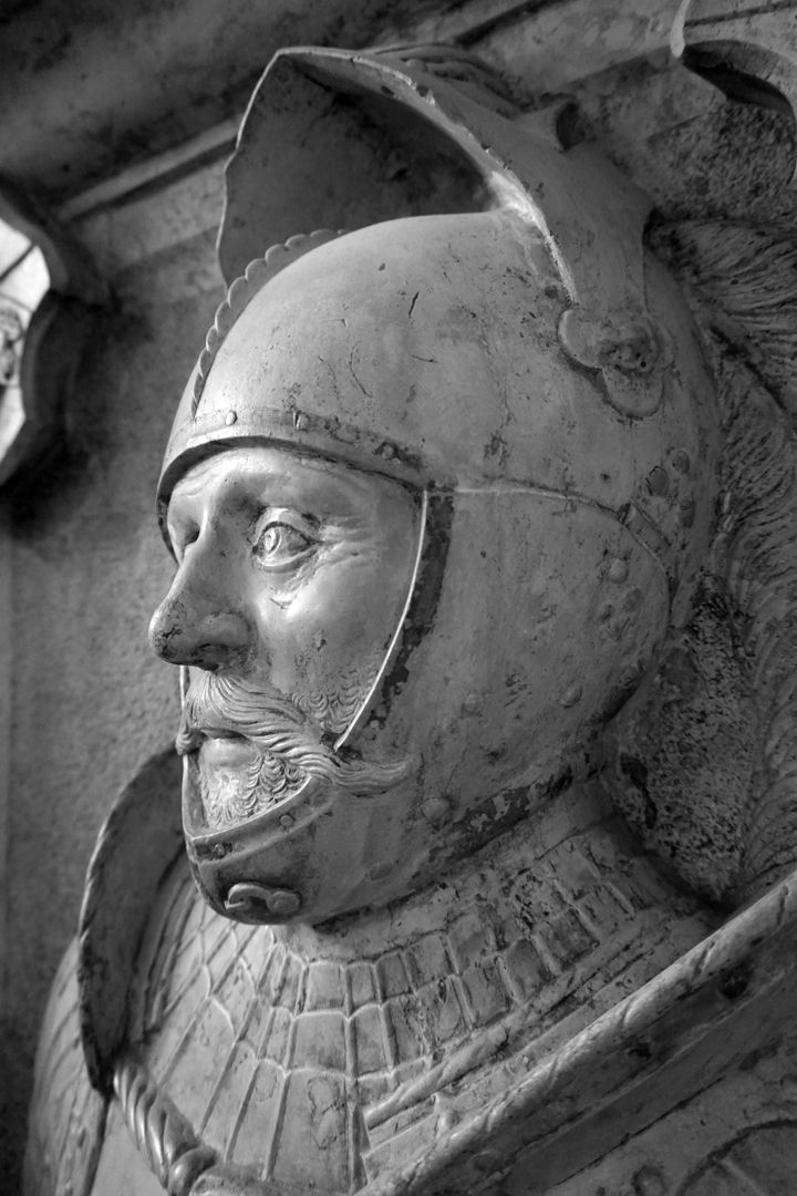 Grabplatte des Bartholomäus Haller von Hallerstein Gesicht, Schrägansicht von rechts