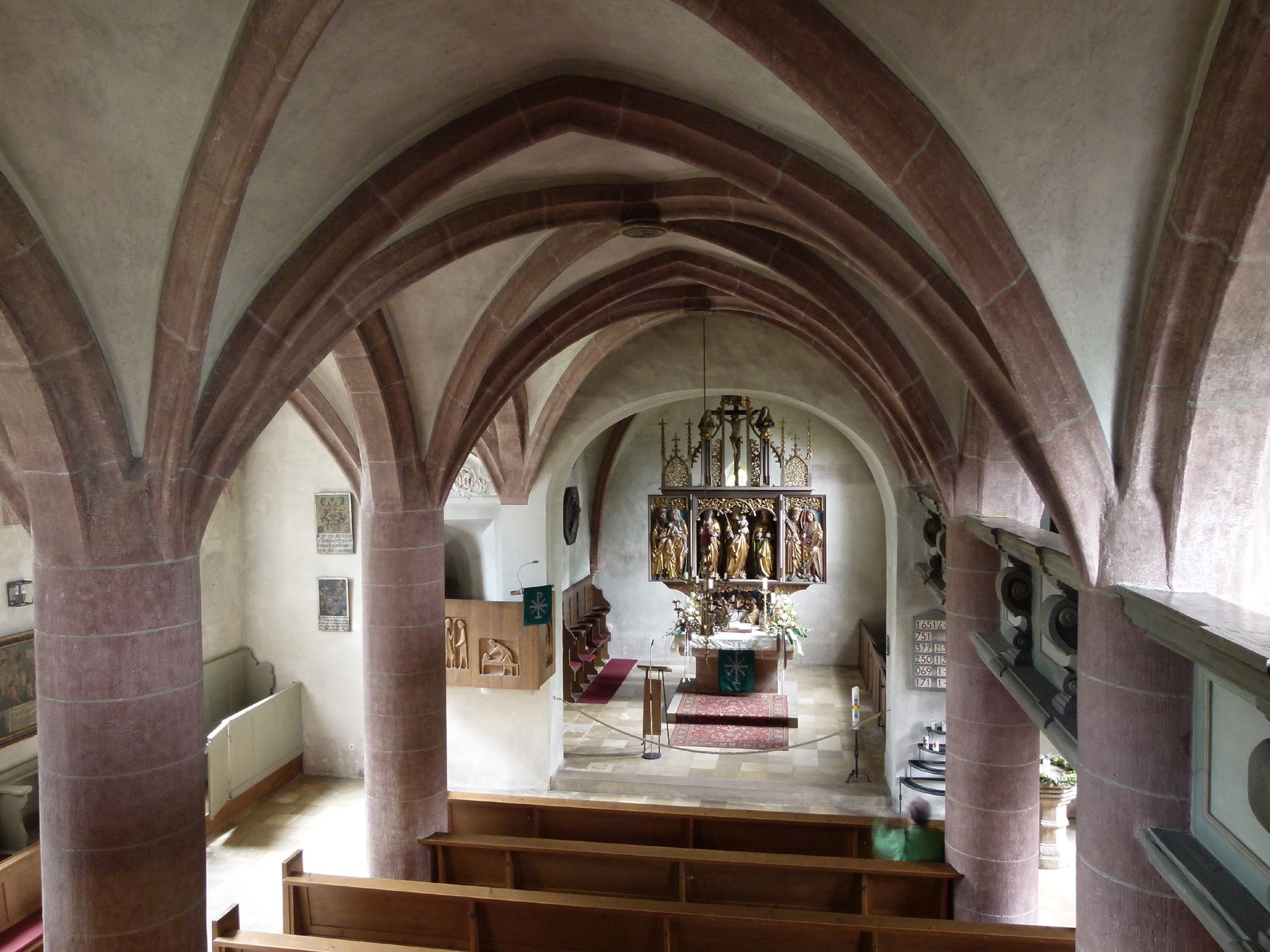 Beerbacher Altar ev. Pfarrkirche, Innenraum nach Osten