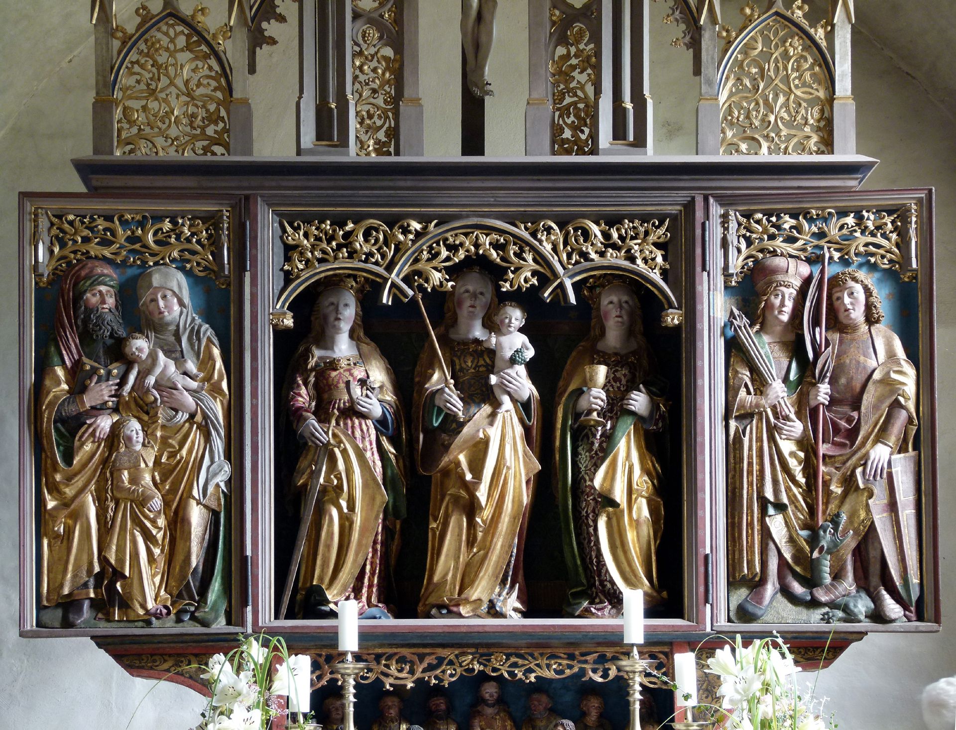 Beerbacher Altar ev. Pfarrkirche, Flügelaltar, (Altarschrein 1875 verkürzt, Gesprenge geändert)