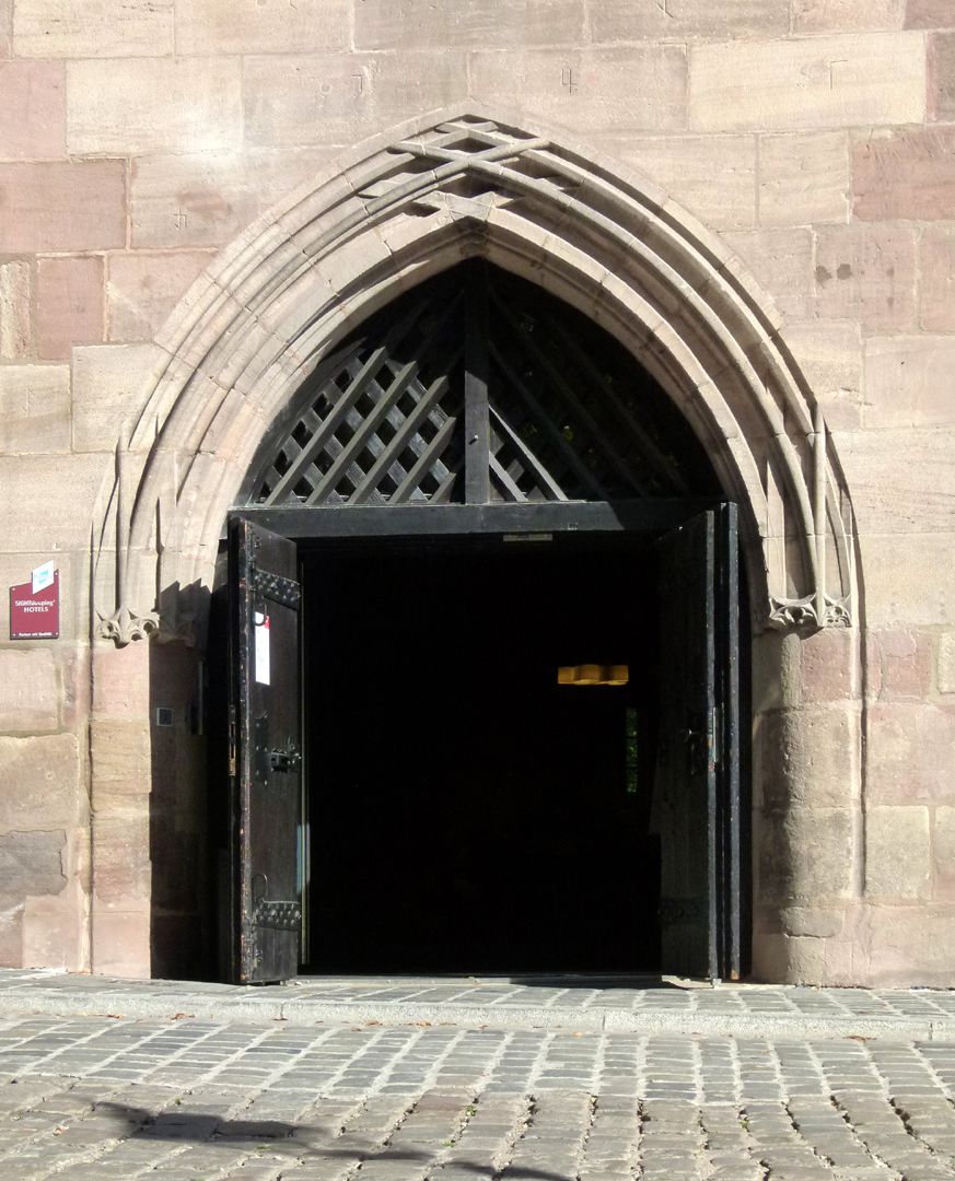 Kaiserstallung Hauptportal (Südseite)