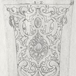 Ornamentaler Becher