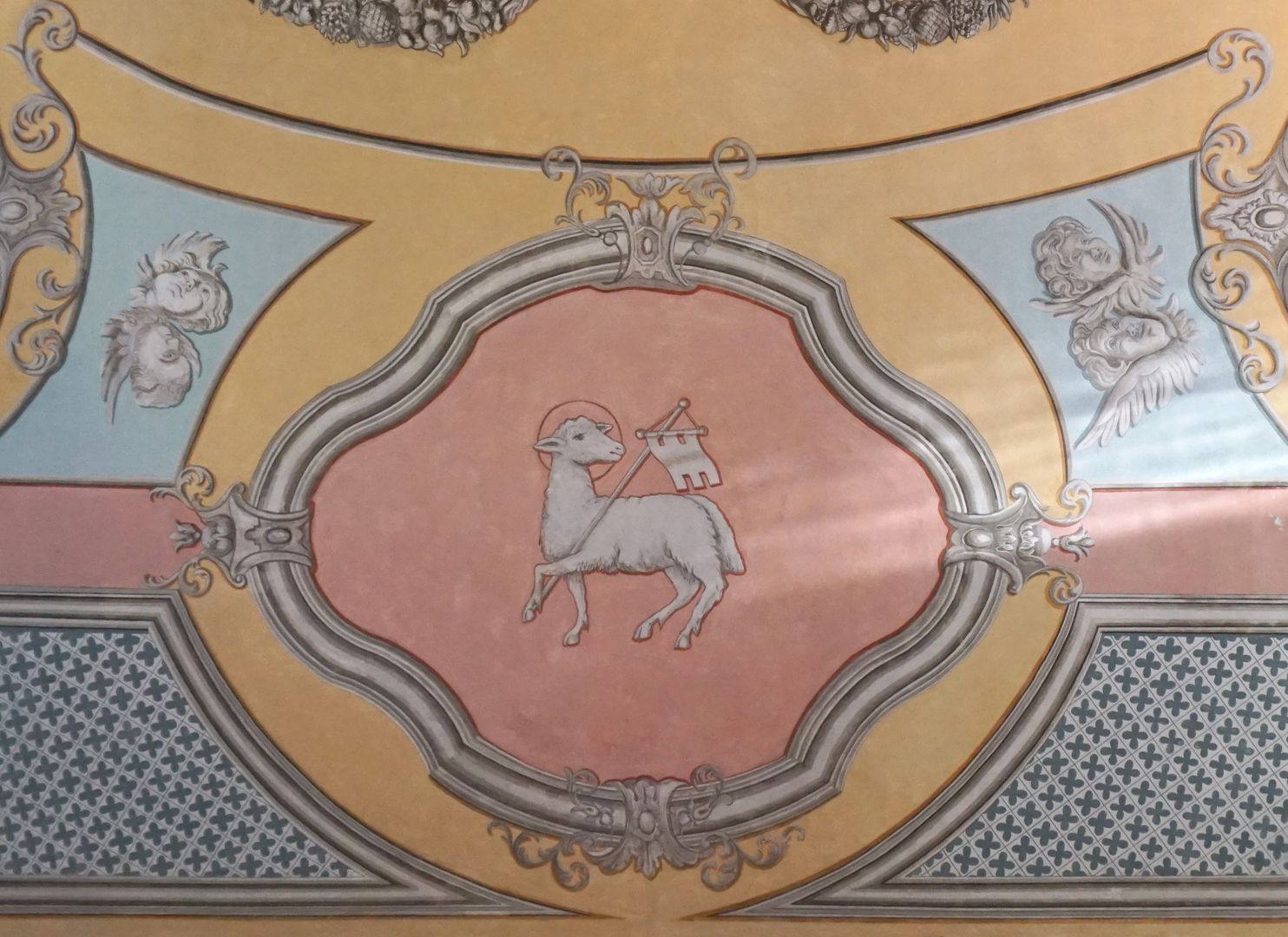 Architekturmalerei Deckengemälde, Detailansicht, Osterlamm mit der Siegesfahne