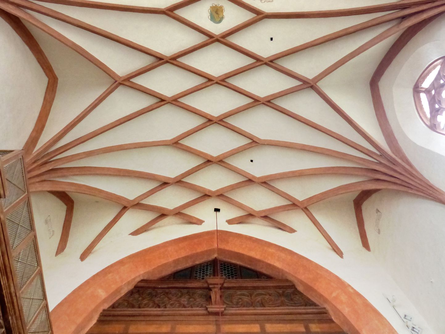 Holzemporen in der Kirche St. Marien und Christophorus, Kalbensteinberg Chorgewölbe mit Triumphbogen und Brüstung