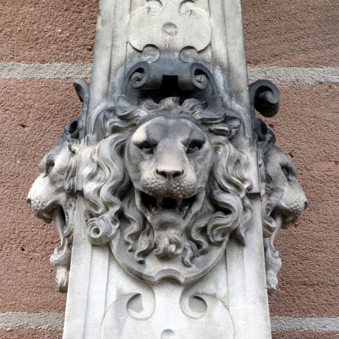 Fleischhauerbrunnen Detail mit Löwenköpfen