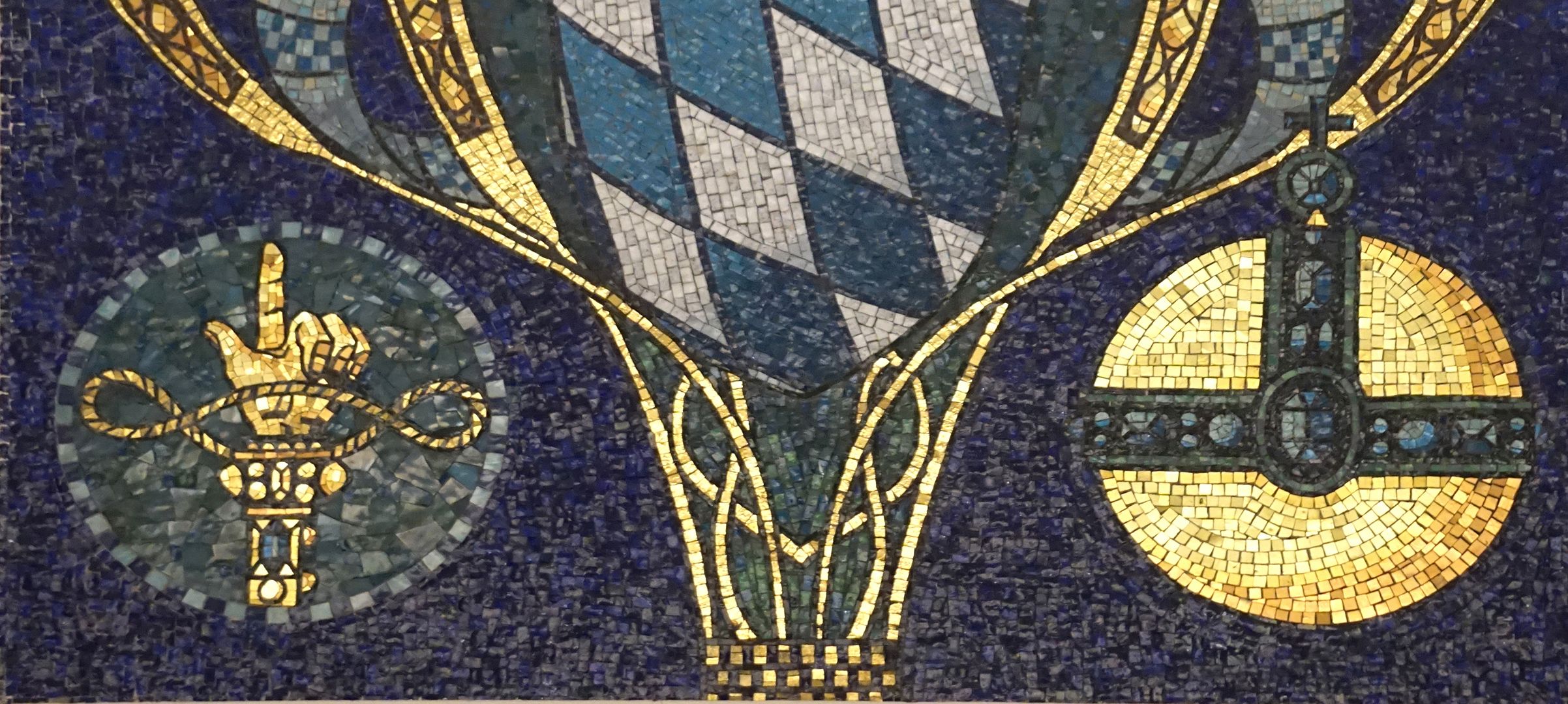 Bayerisches Wappen mit den Jahreszahlen 1806-1906 Detailansicht