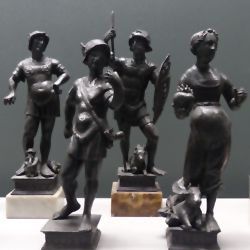 <Planetenallegorien (Gruppe von sieben Figurinen)