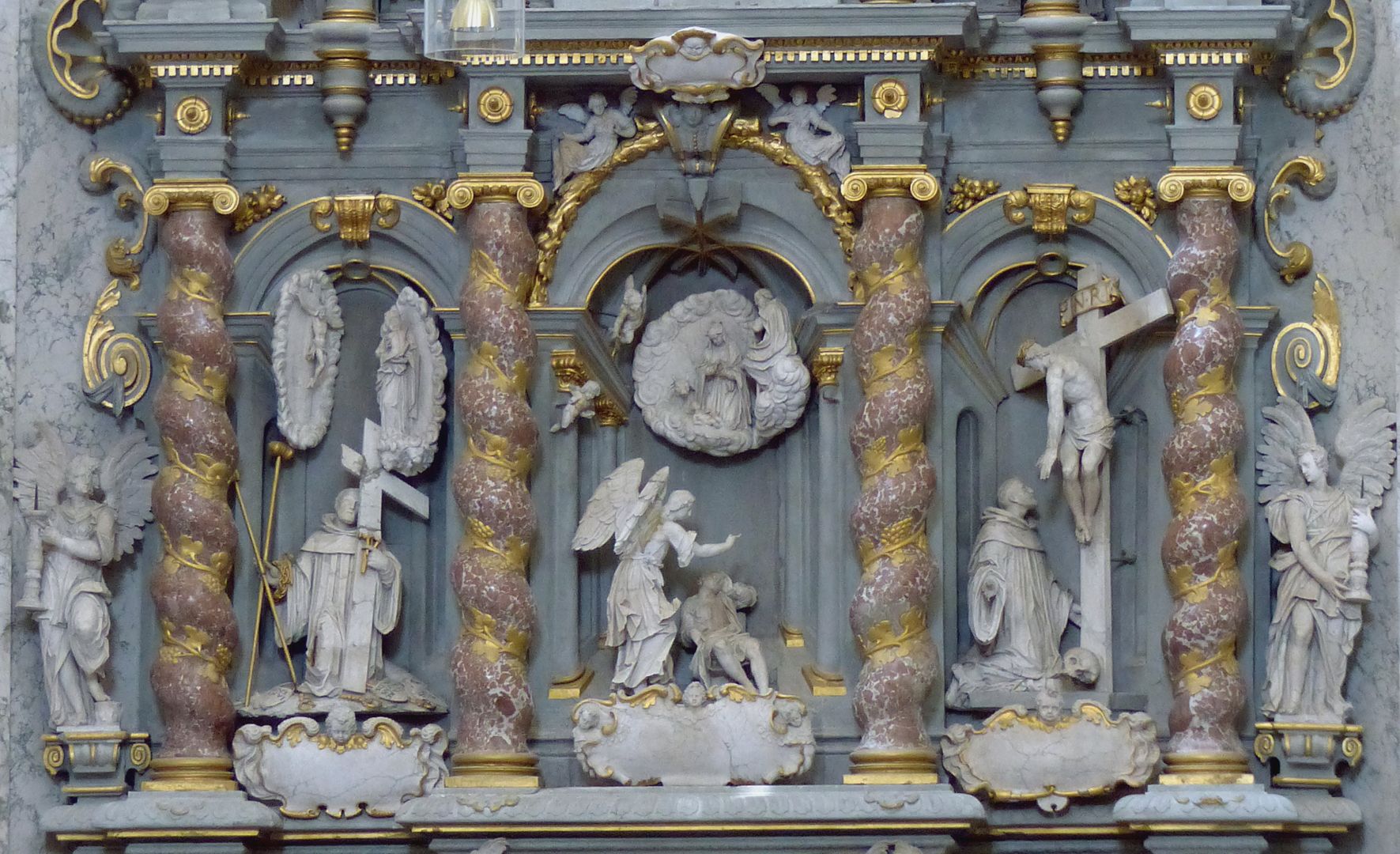 Altar des hl. Bernhard Hauptgeschoss: drei Visionen des hl. Bernhard