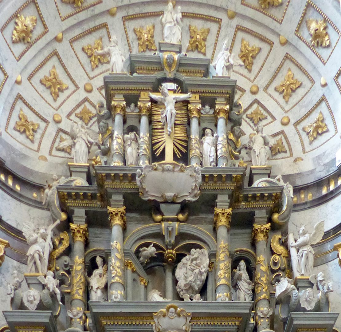 Altar des hl. Bernhard Obergeschoss und Attika