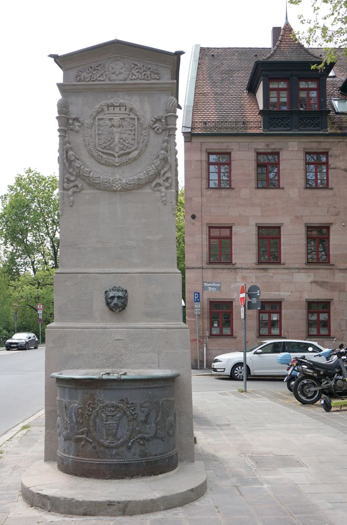 Dürer-Pirckheimer-Brunnen Nordseite