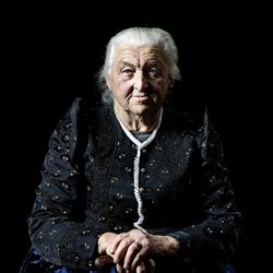 Frau in Effeltricher Tracht