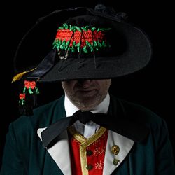 Mann mit Hut in Effeltricher Tracht