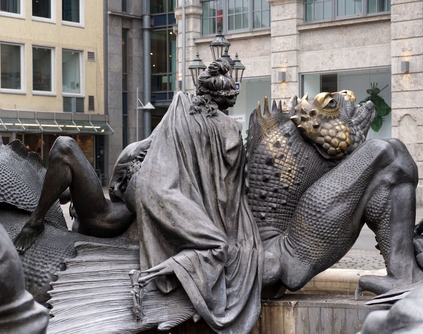 Ehekarussell / Hans-Sachs-Brunnen "Höllendrache", Rückseite