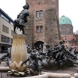 Ehekarussell / Hans-Sachs-Brunnen