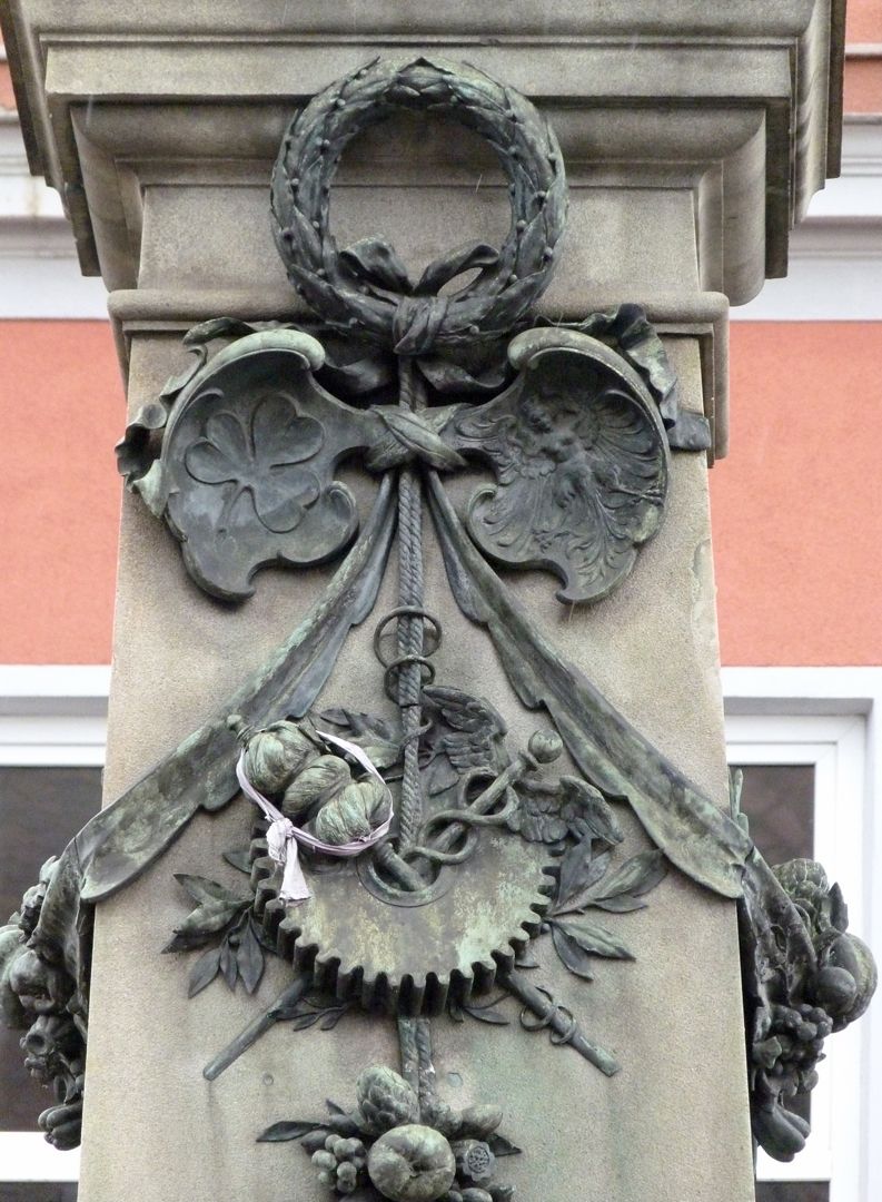 Ludwigseisenbahn-Denkmal oberer Obelisk, Südseite