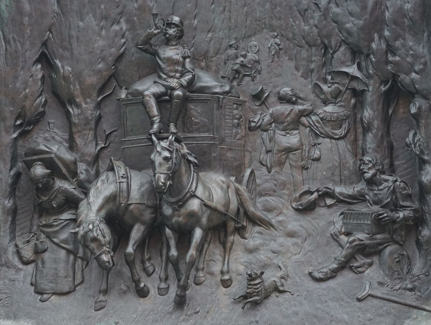 Ludwigseisenbahn-Denkmal Reliefbild auf der Nordseite, "Die Zeit vor der Eisenbahn", Detailansicht