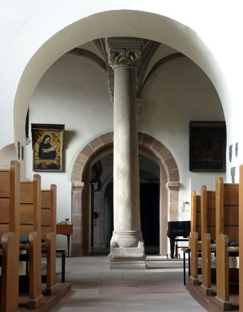 Euchariuskapelle Durchblick in die Kapelle von Ost nach West