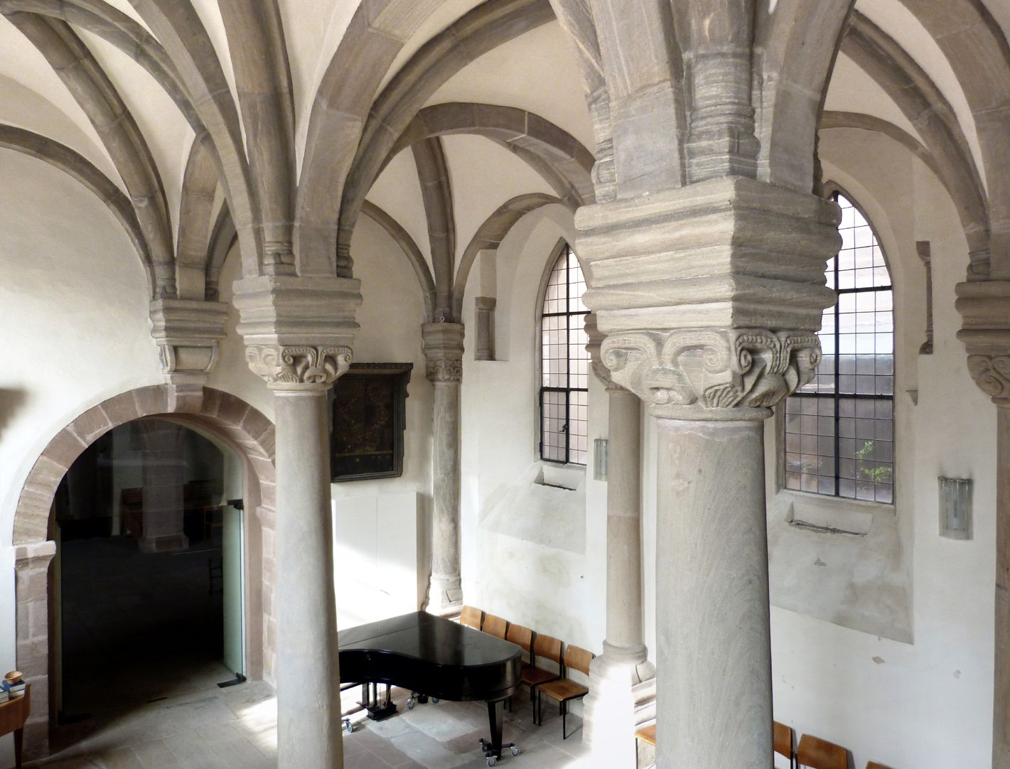 Euchariuskapelle Querblick auf Kämpferhöhe