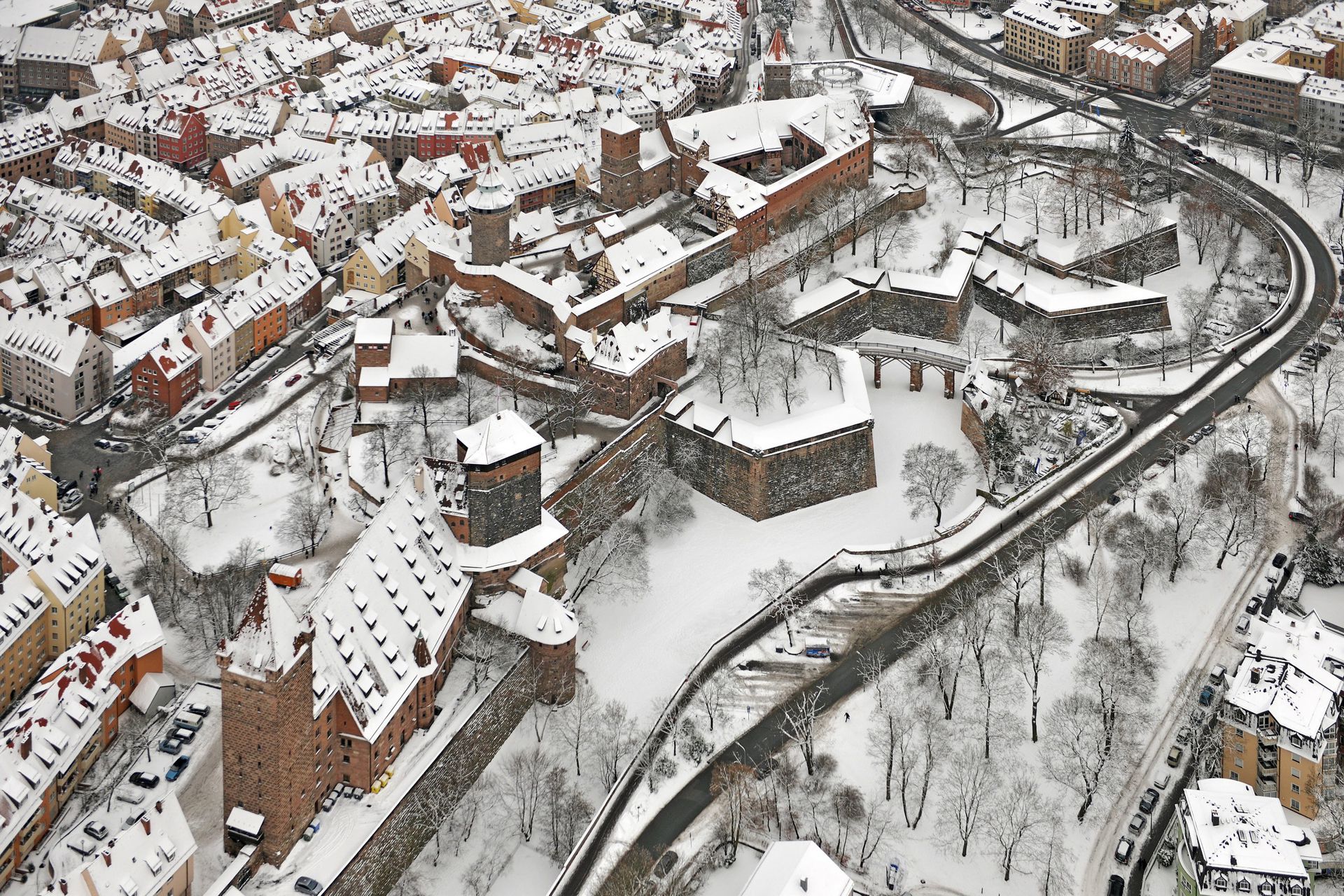 Stadtbefestigung von Fazuni Winteraufnahme, im Vordergrund Vestnertorbastei