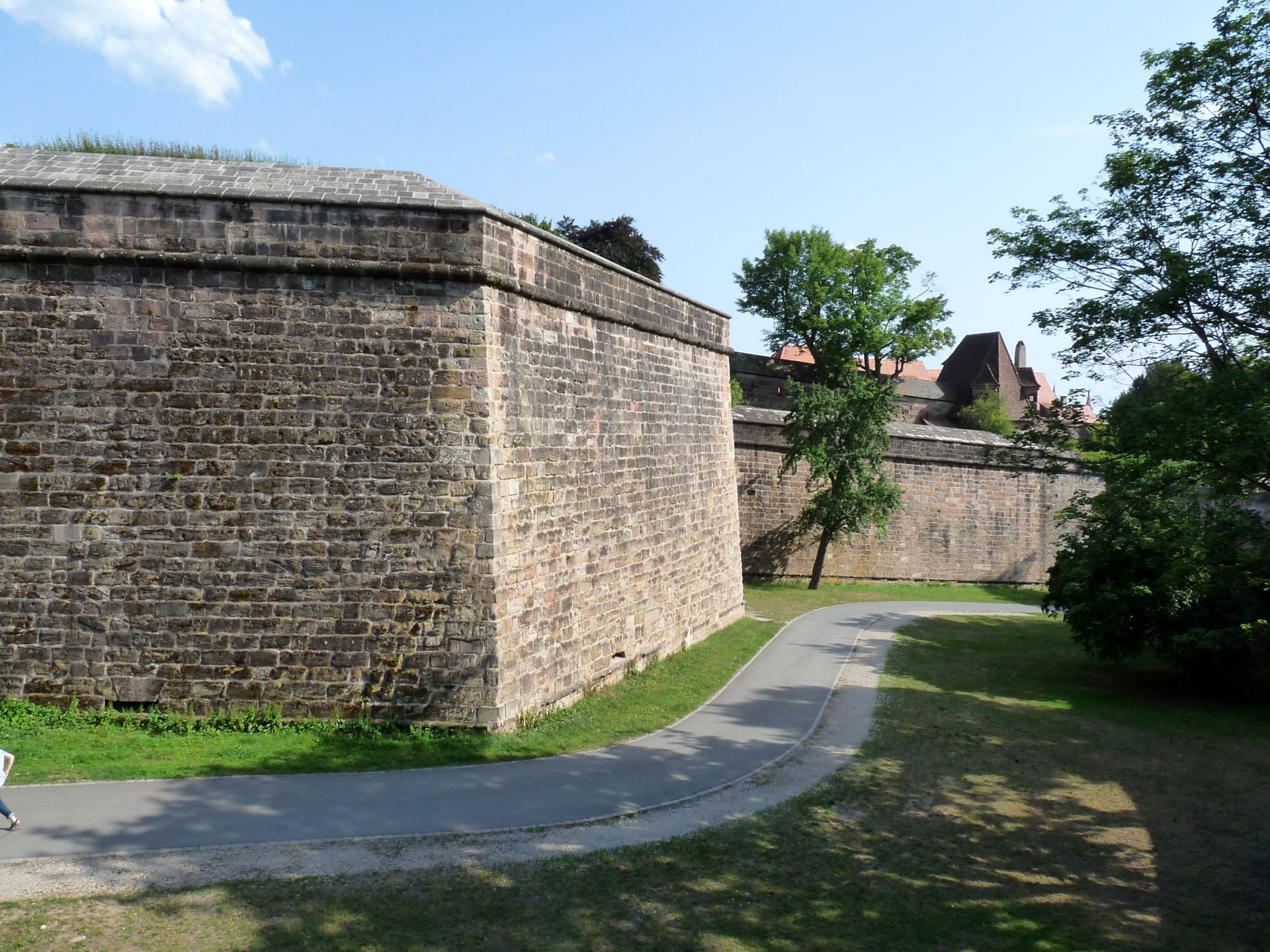 Stadtbefestigung von Fazuni Graben mit Tiergärtnertorbastei