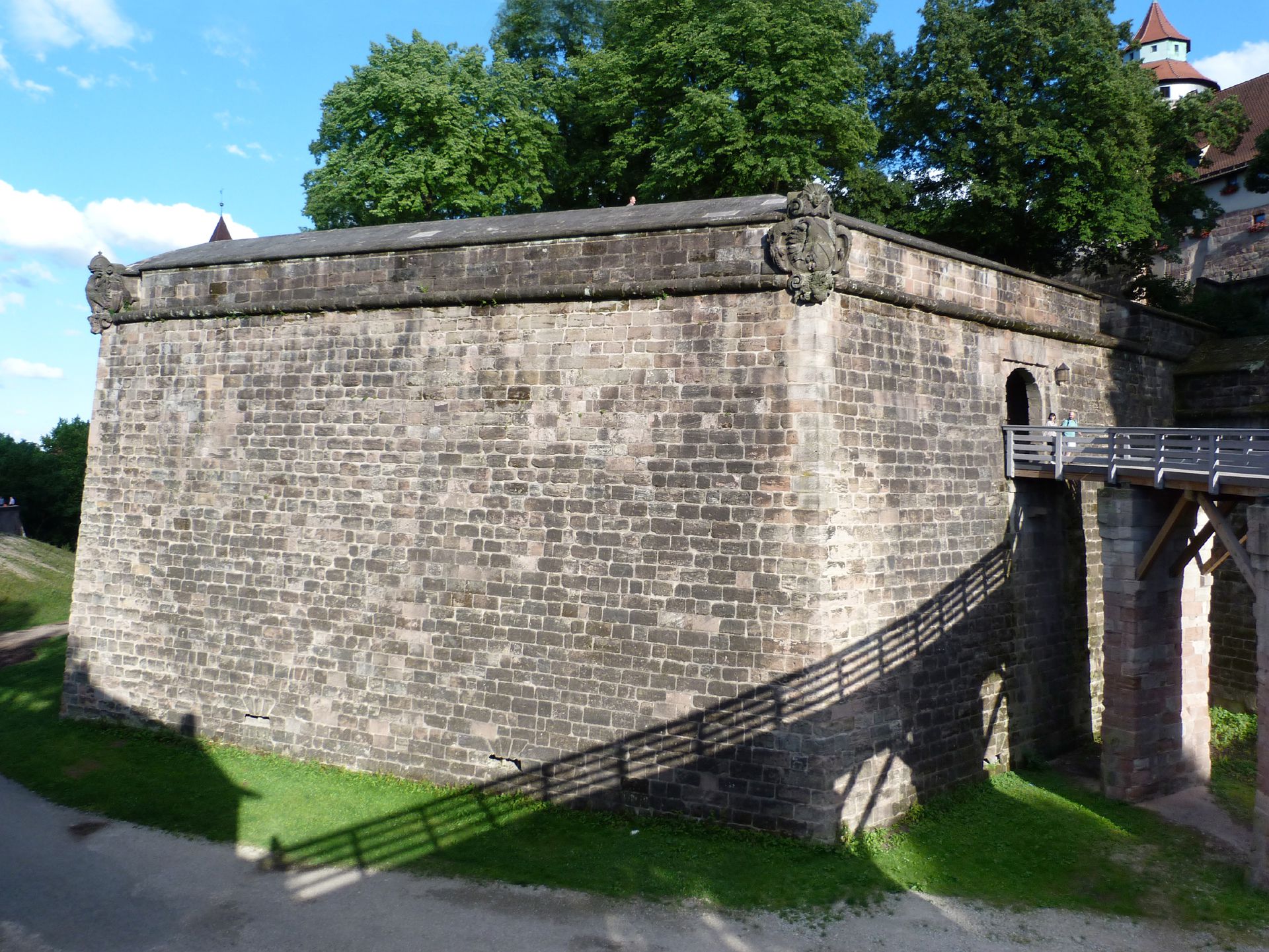 Stadtbefestigung von Fazuni Graben an der Vestnertorbastei mit Brücke