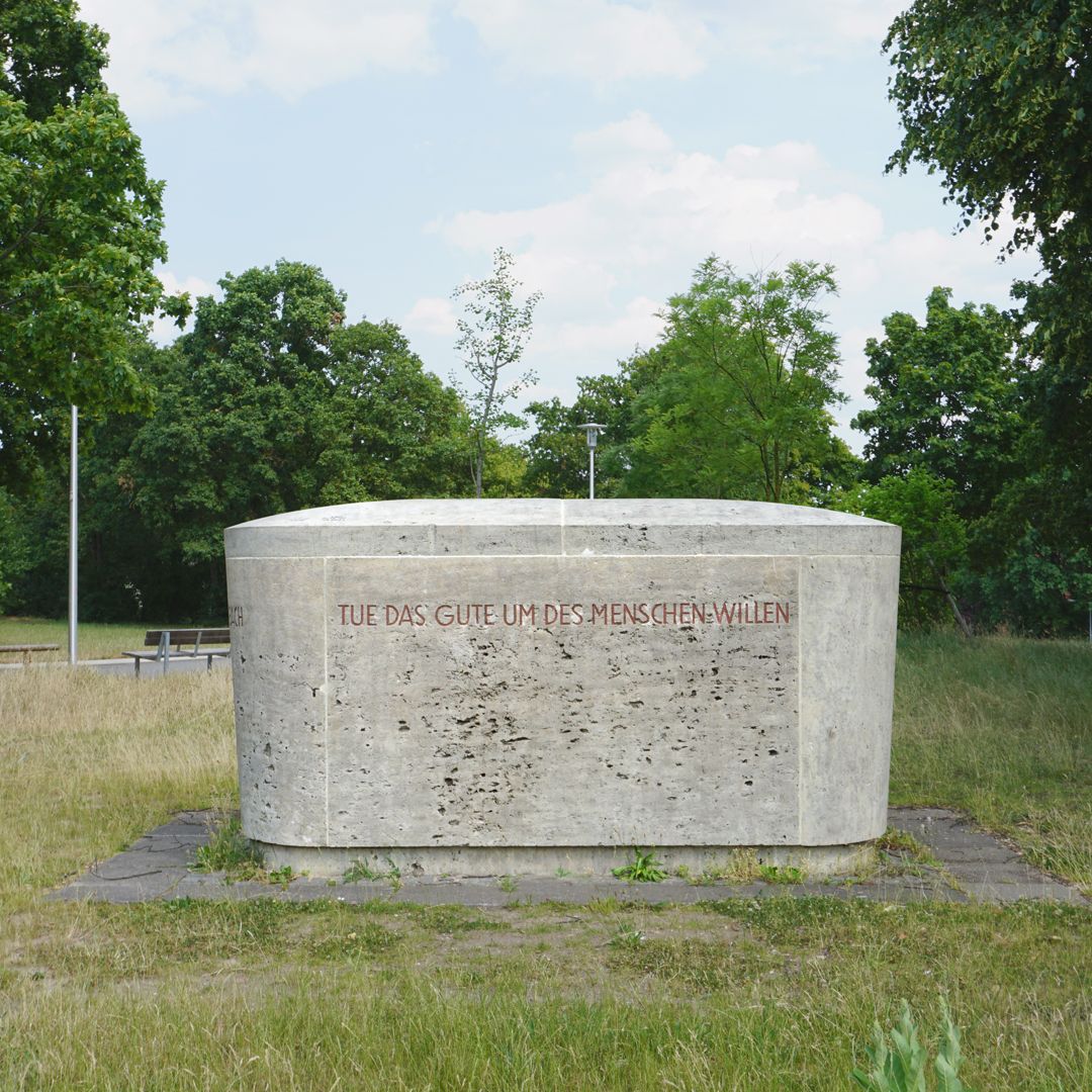 Ludwig Feuerbach Denkmal Westseite