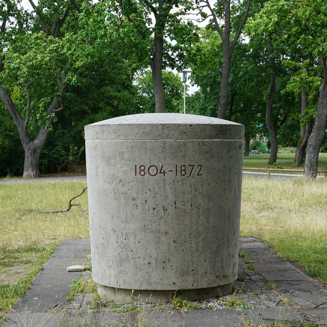 Ludwig Feuerbach Denkmal Südseite