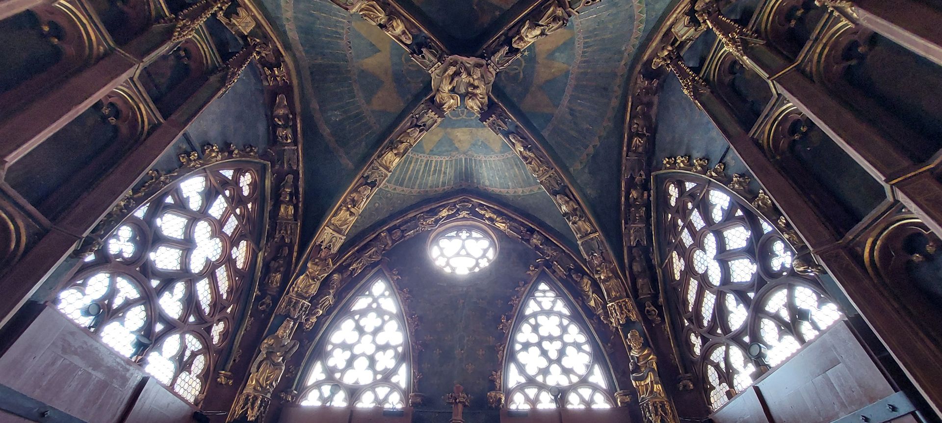 Die Frauenkirche als Architektur Vorhalle, Gewölbe mit ihren durchbrochenen Tympana und den figurierten Rippen