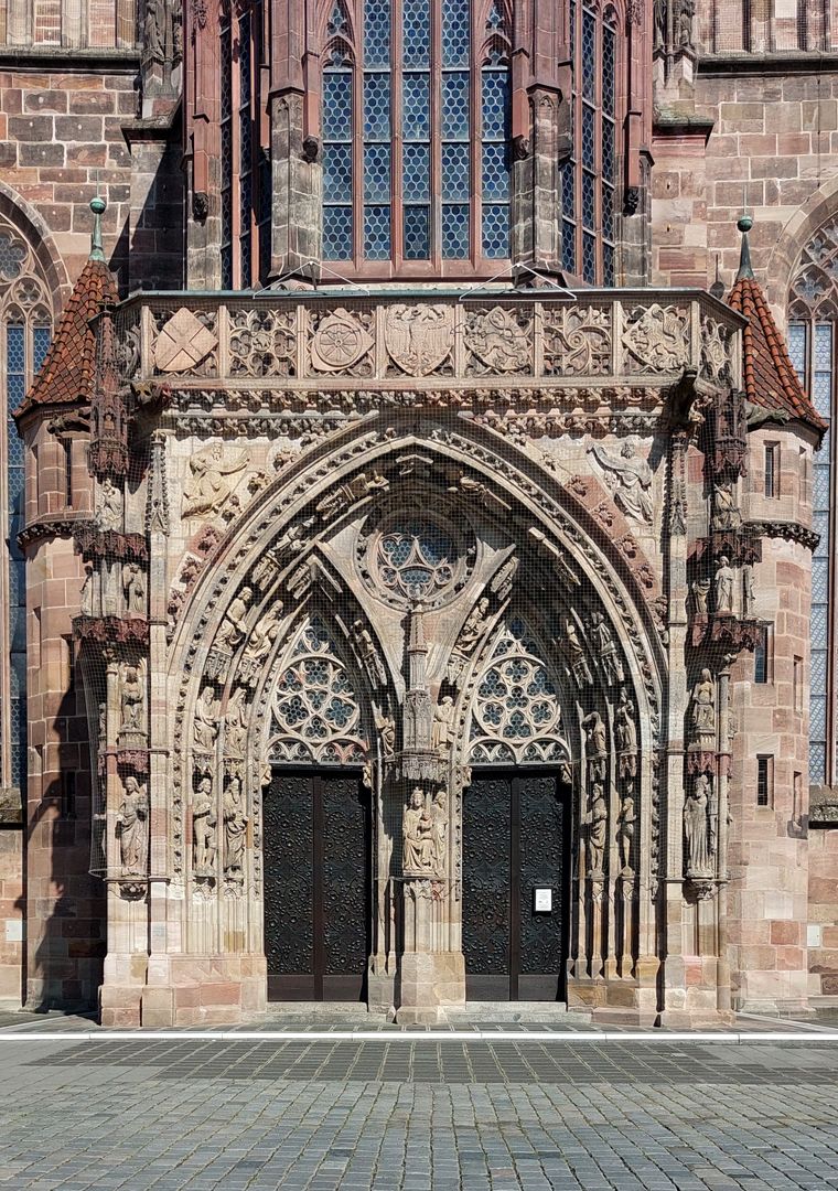 Die Frauenkirche als Architektur Vorhalle, Hauptportal