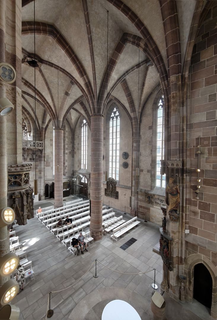 Die Frauenkirche als Architektur Halle nach Nordwest