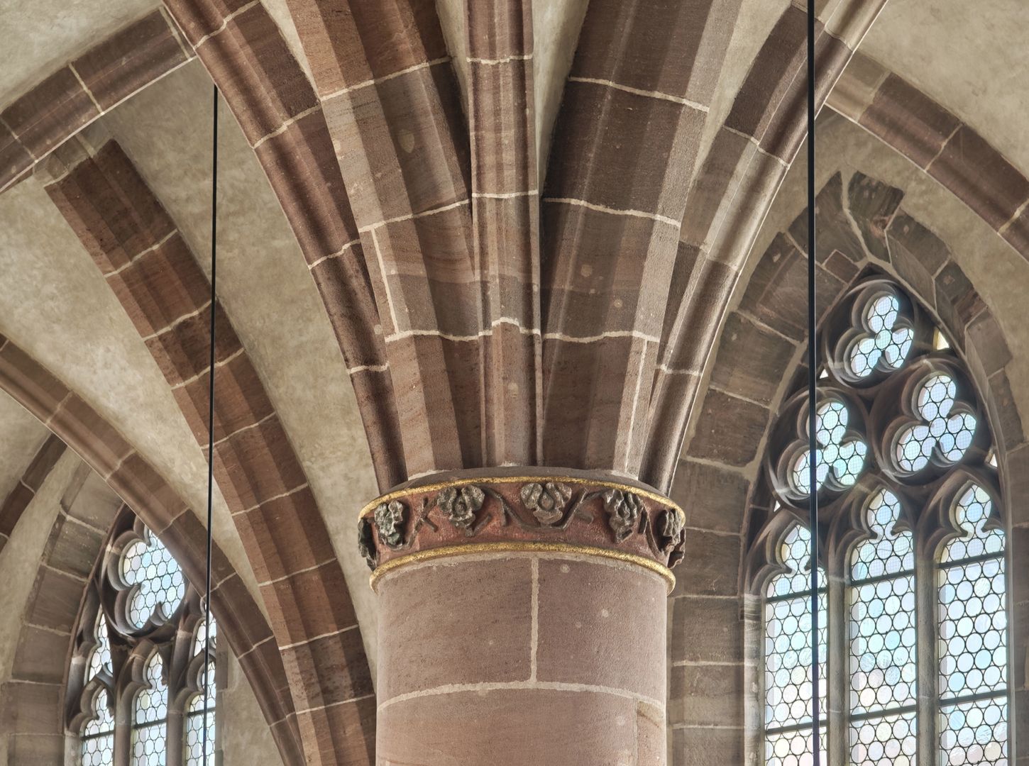 Die Frauenkirche als Architektur Kapitell eines Rundpfeilers