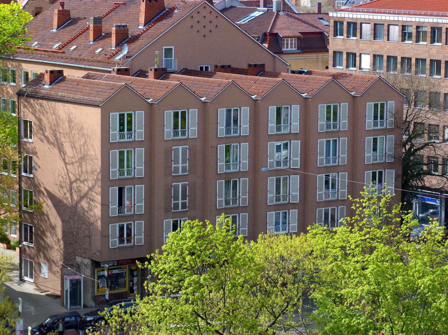 Wohn- und Geschäftshaus Blick von der Stadtmauer