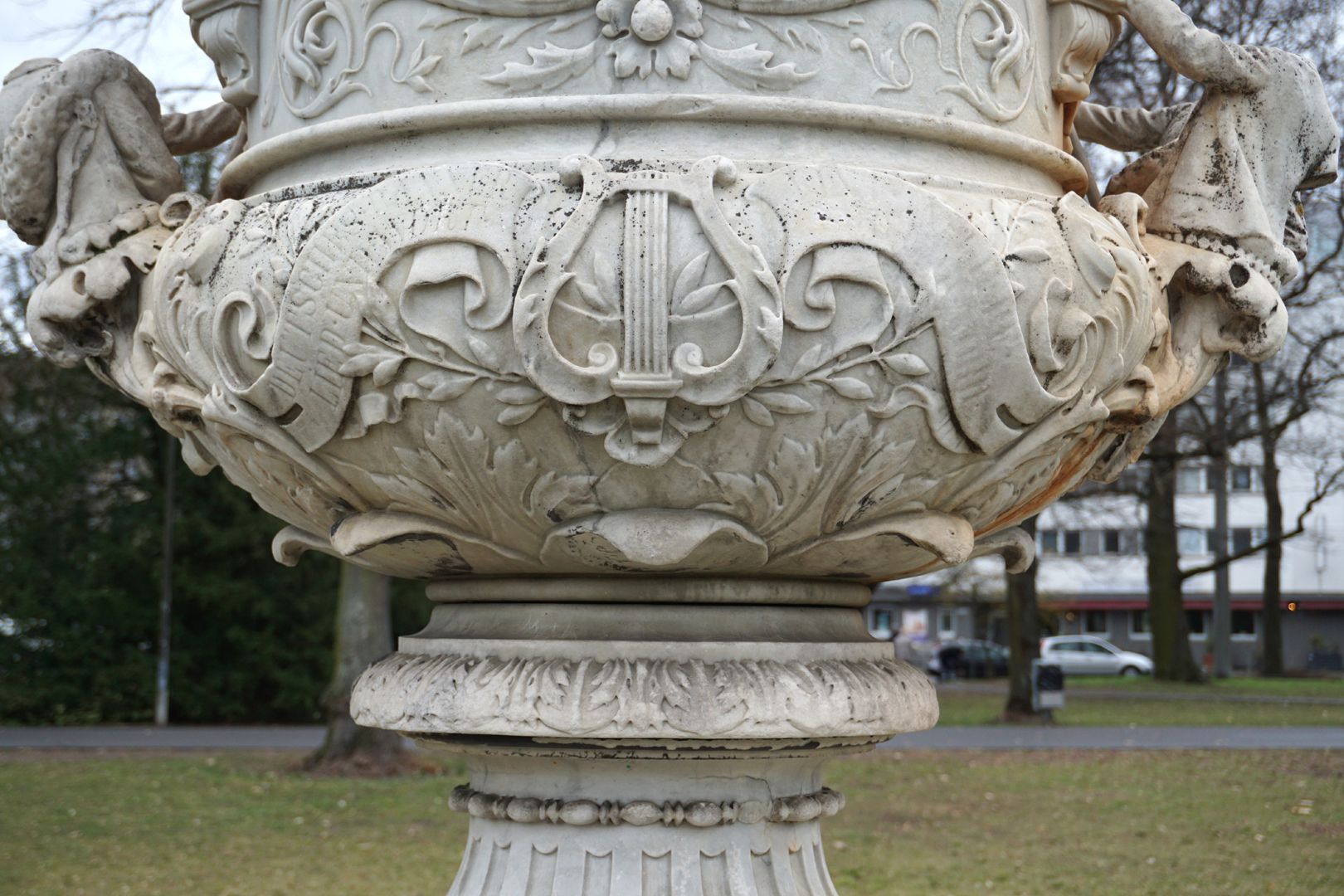 Marmorvase zu Erinnerung an das erste Deutsche Sängerfest 1861 Ansicht von Nordwesten, Detail