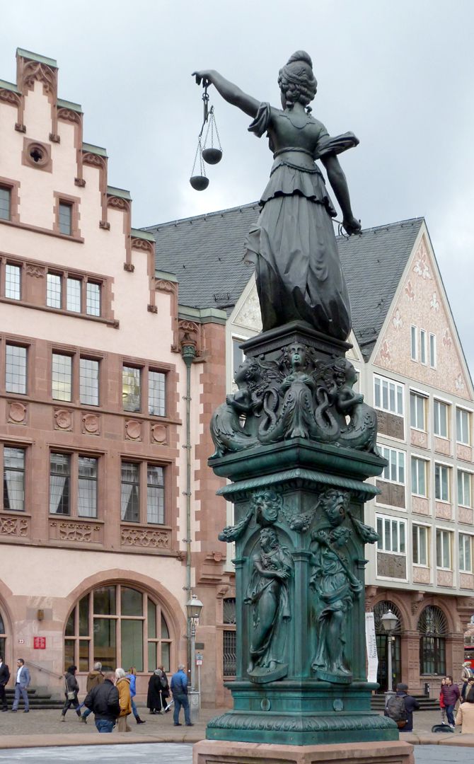 Gerechtigkeitsbrunnen (Frankfurt a.M.) Gesamtansicht von Südosten