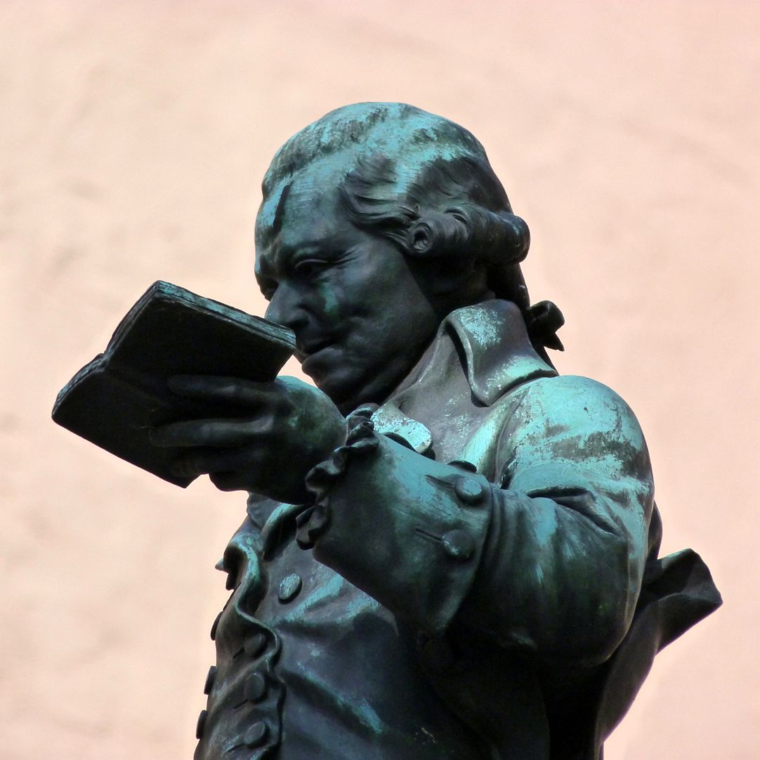 Grübelsbrunnen Detailansicht mit Buch