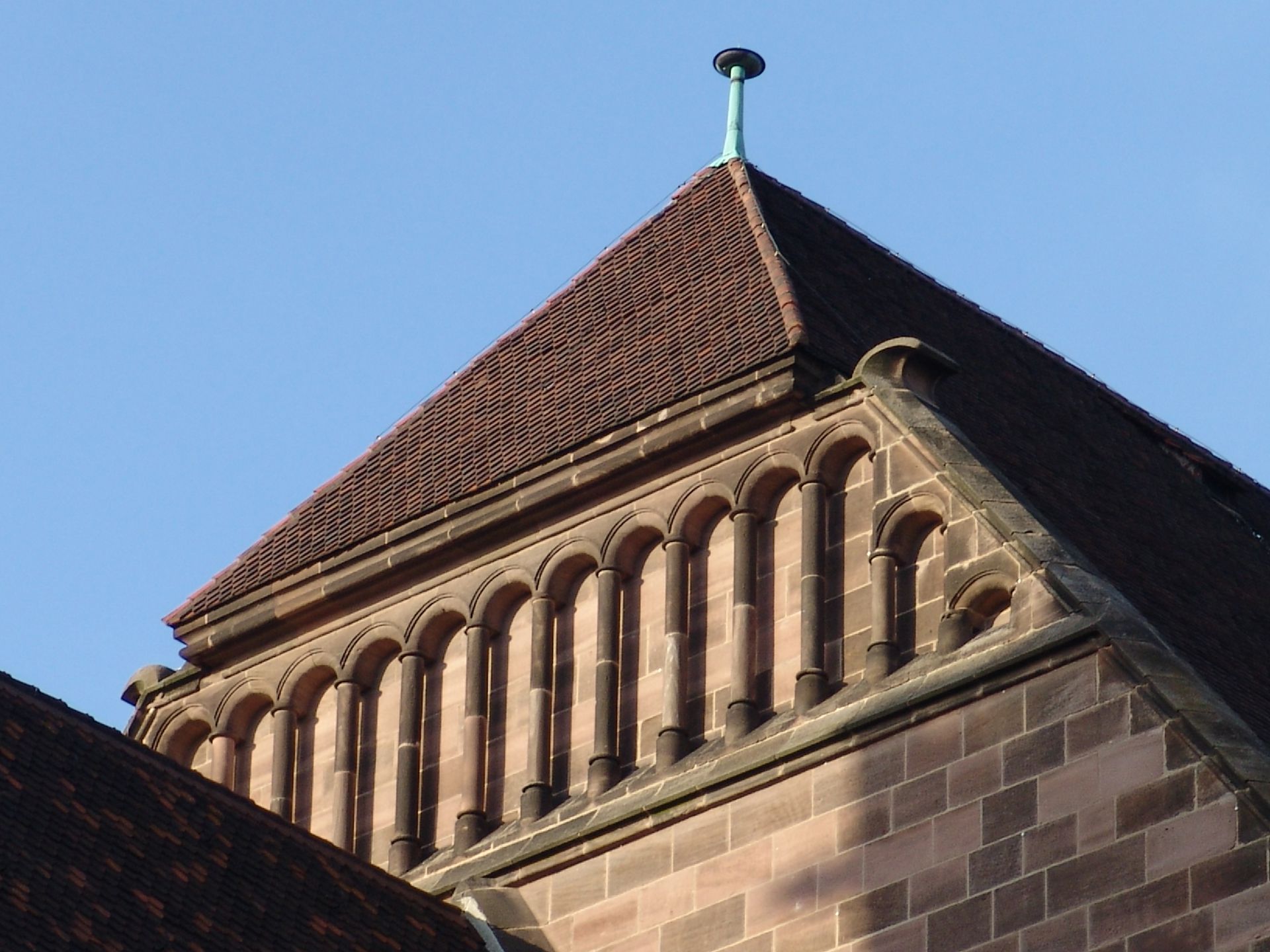 St. Lorenz, Hallenchor, Bauphase Jakob Grimm Westgiebel, Bogenstellungen (von Hans Behaim?)