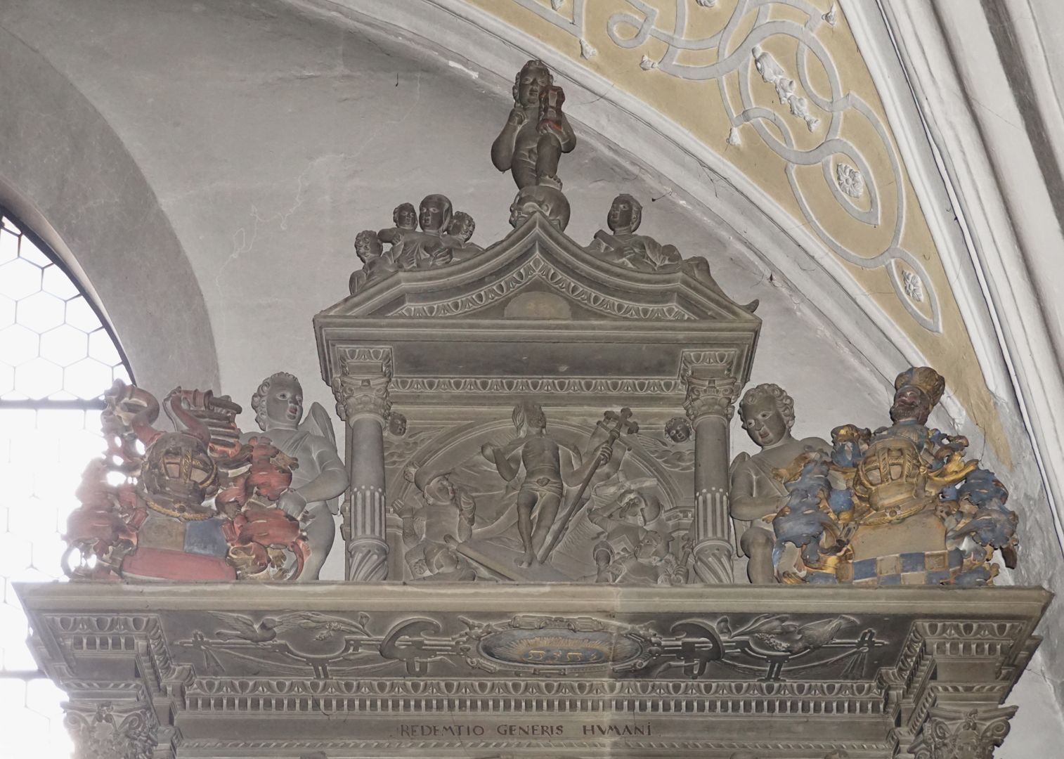 Epitaph Georg Groß-Pfersfeld Mittlere Szene zwischen zwei Wappen haltenden Engeln, die Auferstehung Christi und die Wächter am Grab