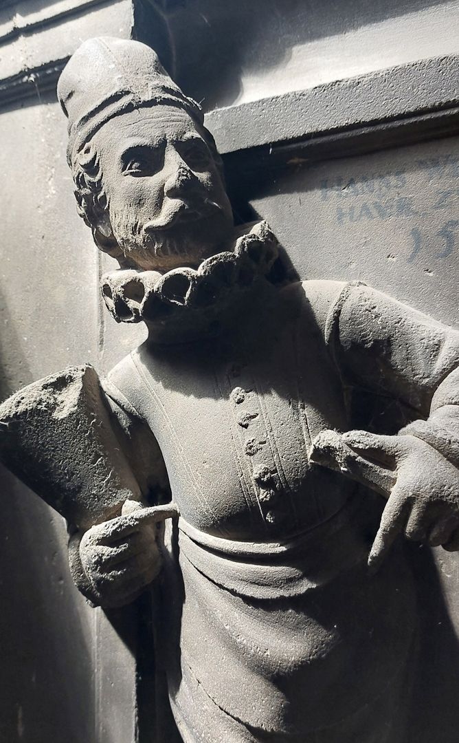 Selbstportrait des Hans Werner Darstellung in Forchheim, seitliche Ansicht von rechts